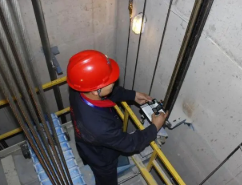 成都別墅電梯 掌握電梯突發(fā)事件自救技巧，為生命護航